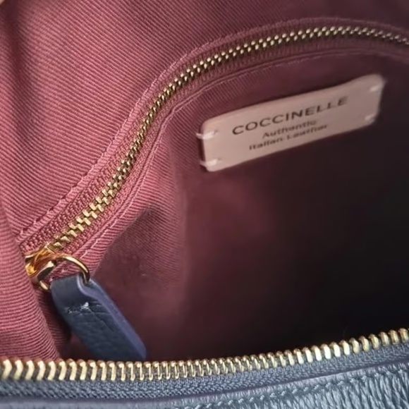 TREND HOBO LEATHER – Coccinelle Midnight Blue, Medium (Minimalist Italian - Picture 7 of 11